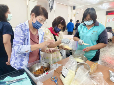 1141023-志工成長營活動：「幸福滋味鳳梨酥DIY」(5)