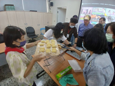 1141023-志工成長營活動：「幸福滋味鳳梨酥DIY」(9)