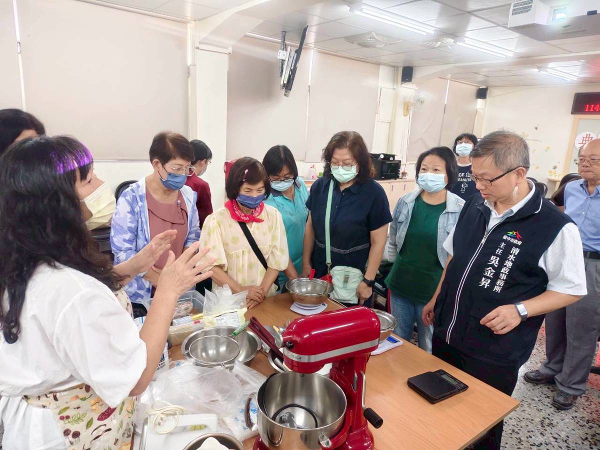 1141023-志工成長營活動：「幸福滋味鳳梨酥DIY」